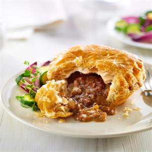 Baked/Wrapped Prem Minced Beef & Onion Pie