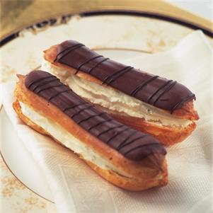 Large Dairy Cream Chocolate Eclair