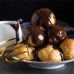 Profiteroles With Chocolate Sauce