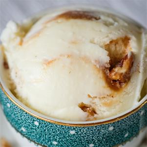 Praline & Peacan Dairy Ice Cream