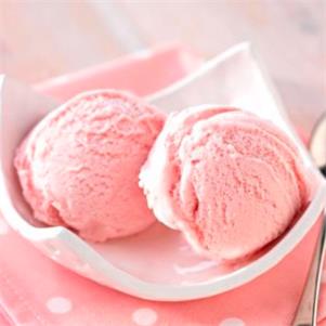 Summertime Strawberry Ice Cream