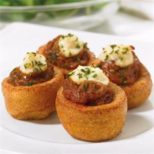 Yorkshire Puddings with Beef Horseradish